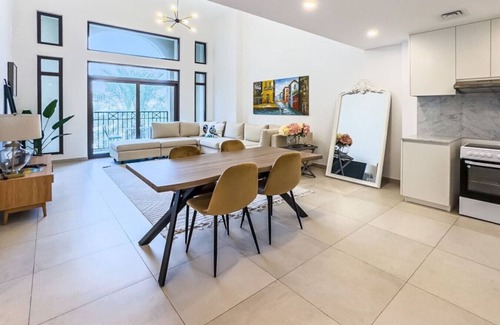 Jumeira 3 Apartment | Chic Apt by Burj Al Arab | 5-Star Amenities & Pool