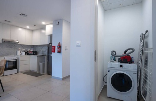 Jumeira 3 Apartment | Chic Apt by Burj Al Arab | 5-Star Amenities & Pool