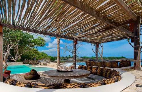 Mushroom Bay Villa | Chic Beachfront with Pool & Style – Bali Villa 1052