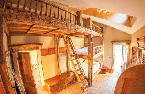 Calistoga Resort | Chic Bunk House at SSS Ranch/Resort Calistoga