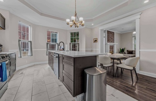 St. Louis House | Chic City Living with Modern Touches/ABODEbucks