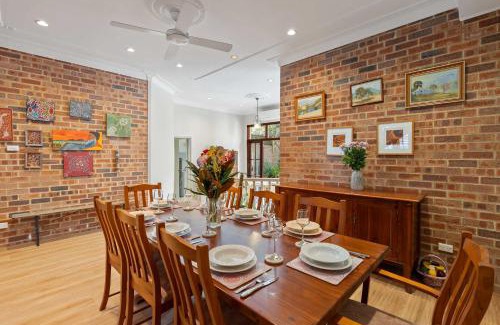 Balmain East House | Chic Coastal Living in Balmain East with Parking