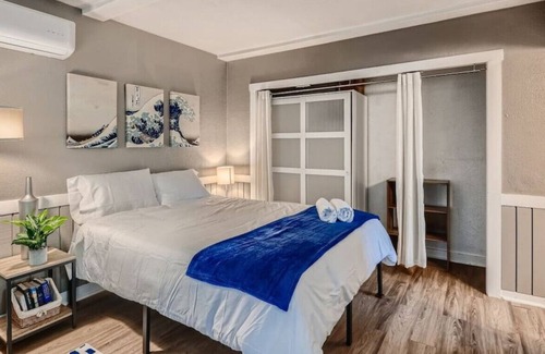 Central Sacramento House | Chic Cozy Studio Close to Downtown