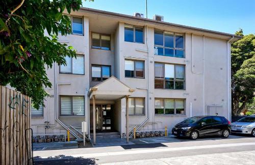 Elwood Apartment | Chic Elwood 1BR Apt with Free Parking
