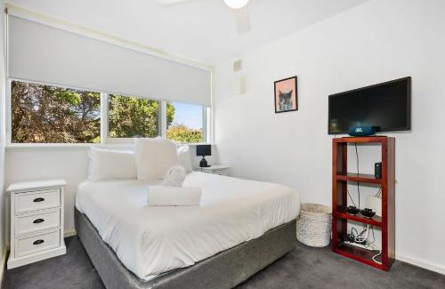 Elwood Apartment | Chic Elwood 1BR Apt with Free Parking