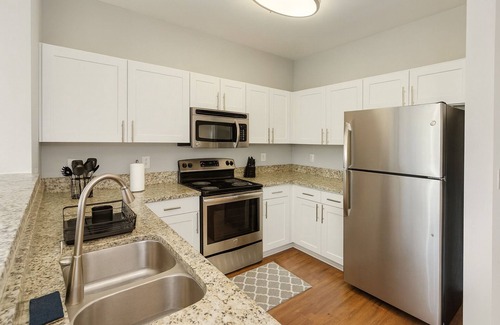 Old Fourth Ward Apartment | Chic Midtown Retreat - Steps to Shops, Eats, & Fun