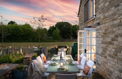 Burford Cottage | Chic Multi Award winning 5* Luxury Cotswold Cottage - Sleeps 8