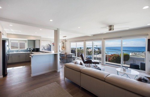 Leucadia Condo | Chic Ocean View Apt Balcony and Two King Suites