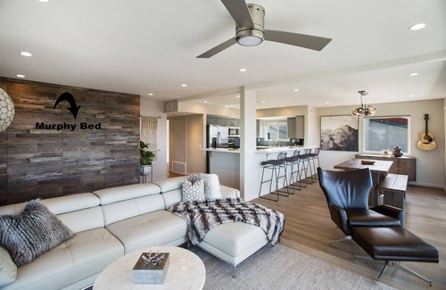 Leucadia Condo | Chic Ocean View Apt Balcony and Two King Suites
