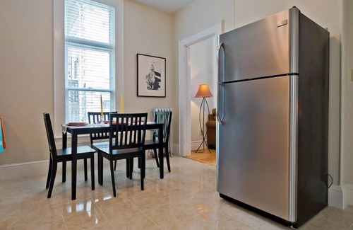 Parkside Apartment | Chic One Bedroom Apartment In Portland's Arts District