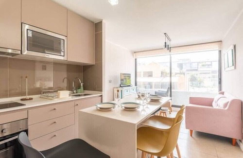 Nunoa Condo | Chic Plaza 2B W/Wifi, Parking & Metro.