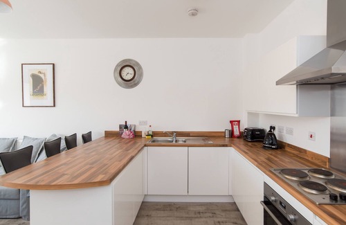 Newport Apartment | Chic Riverside Apartment with City Views in Central Newport
