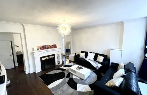 Georgetown House | Chic Serene Historic Home by Georgetown Waterfront - 1.3 miles to White House