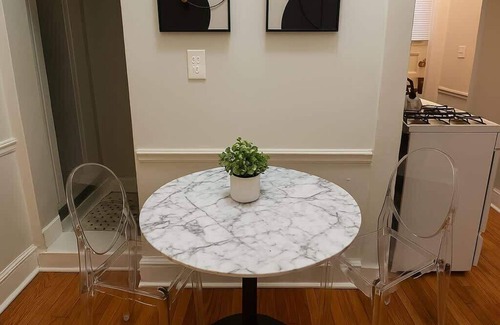 Chicago Apartment | Chic Studio in Heart of Chicago