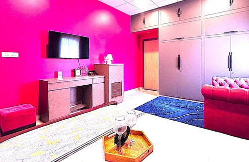 Jaipur Apartment | Chic studio with WiFi and AC in vibrant Jaipur