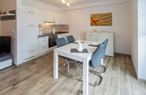 Westeraccumersiel Apartment | Chic vacation apartment Pier 29 in Dornumersiel in a quiet residential area