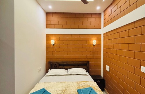 Suntikoppa Villa | Chiguru homestay n