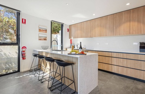 Jindabyne House | Chilam C embraces open plan living with a combined kitchen/dining/living area