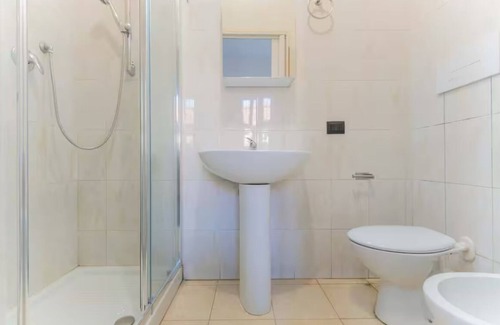 Gallarate Apartment | CHILL BNB MALPENSA , WI-FI, NETFLIX AND CHILL
