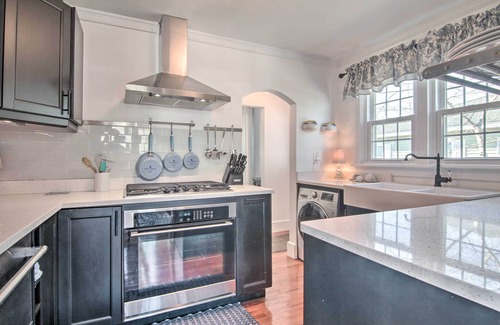 Chincoteague Cottage | Chincoteague Island Cottage ~ 2 Mi to Beaches