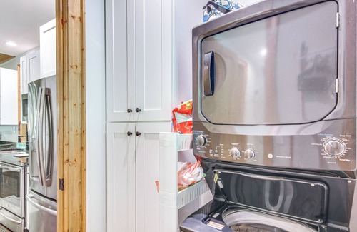 Glenville House | Chinquapin Escape: Resort Perks, By Lake Glenville