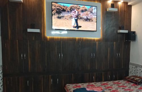 Deoghar Hotel | CHINTA HARAN REST HOUSE