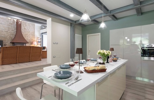 Apecchio Villa | Chipieri 4+2, Emma Villas
