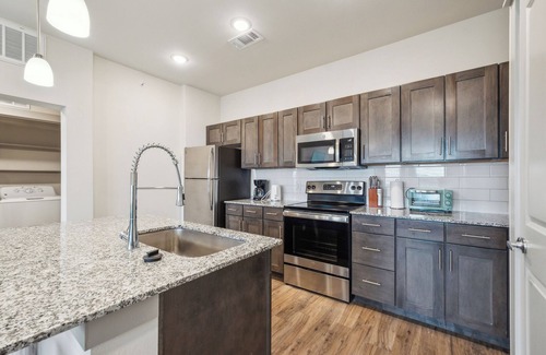 Cleburne Apartment | Chisholm Trace 1233 I Spacious 1 Bed 1 Bath