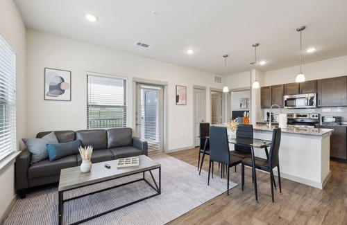 Cleburne Apartment | Chisholm Trace 222 I Comfy 2 Bed 2 Bath