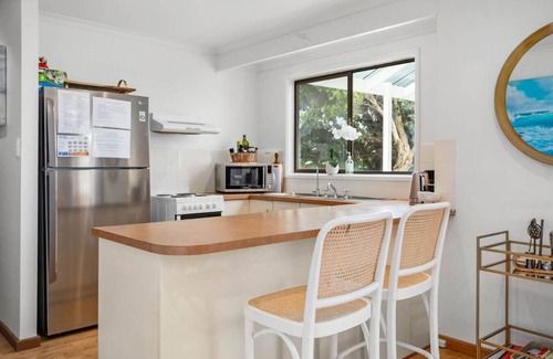 Hayborough House | Chiton Beach Retreat—Hamptons Elegance by the Sea