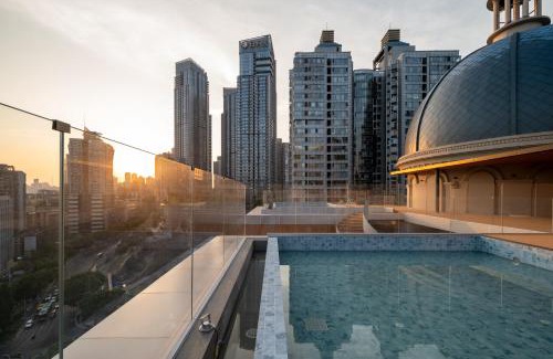 Yuzhong Hotel | Chongqing Jiefangbei Pedestrian Street Intercity Hotel