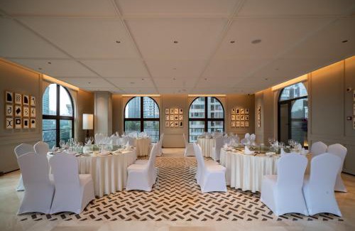 Yuzhong Hotel | Chongqing Jiefangbei Pedestrian Street Intercity Hotel