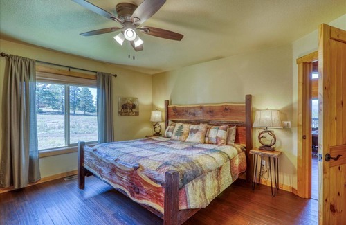 Pagosa Springs Cabin | CHOOSE LEGACY MOUNTAIN LODGE, AND ENJOY BEAUTIFUL MOUNTAIN VIEWS!