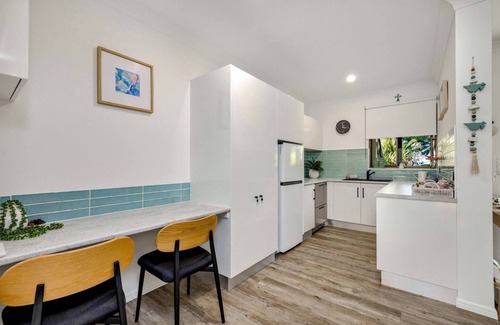 Palm Cove Apartment | Chrissy's Cozy Cove