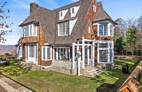 Boone House | Christmas 2025 still available! Make long time family memories !