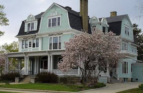 Racine Bed & Breakfast | Christmas House Bed and Breakfast