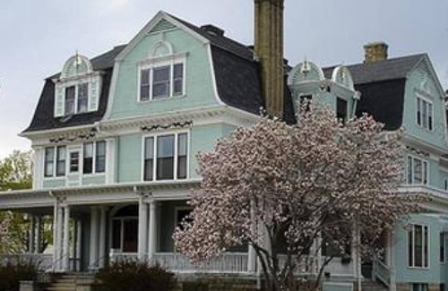 Racine Bed & Breakfast | Christmas House Bed and Breakfast