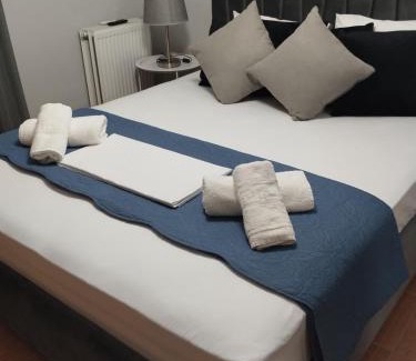 Nafplion City Centre Apartment | Chrysa's Luxury Apt. View of Palamidi