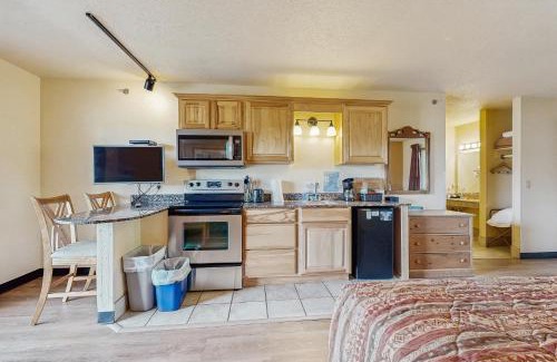 Wisconsin Dells Hotel | Chula Vista Resort Villa # 7212