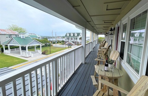 Swansboro Condo | Church Street #4 - Cozy 1-bedroom condo in Swansboro