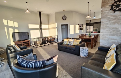 Riverton House | Church Street Charmer