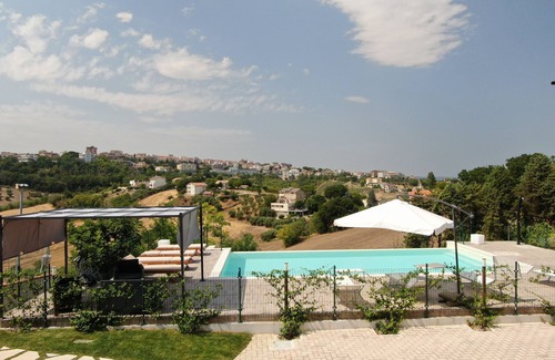 Montegranaro House | Ciarpella house with private pool for up to 13 people a few km from the sea