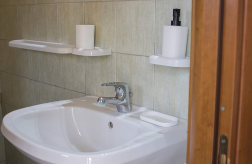 Cibali Apartment | Cifalino | Cozy Private Apartment in Catania with A/C and WiFi near the bus stop