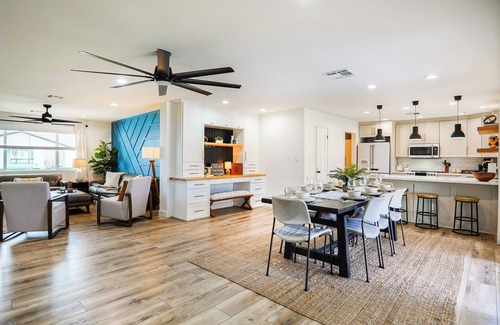 Mesa House | Citrus Grove: Embrace Luxury & Leisure in Your Private Arizona Escape