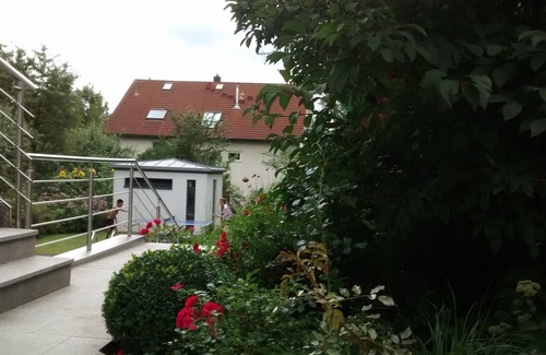 Frauenland Apartment | City and university apartment with pool in top location
