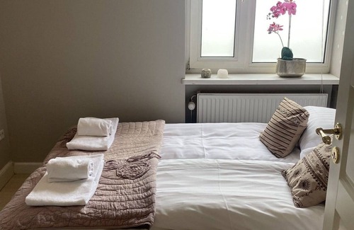 Hellerup Apartment | City Apartment in Hellerup with 3 bedrooms sleeps 6