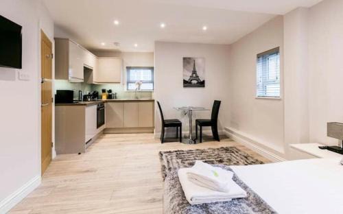 Mill Road Apartment | City CB1 Studio Just Off Mill Rd, Close To Train Station - Walk to Station and City Centre