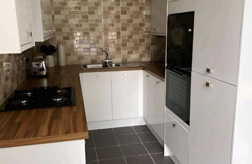 Hull Old Town Apartment | City Centre Duplex Sleeps 4 #H1