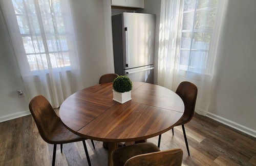 Wilson Apartment | City Charmer Cottage- 3-bed, 2 bath- 1000sf apartment in downtown Wilson