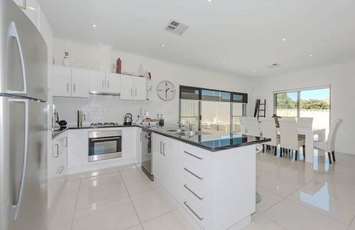 Enfield House | City Elegance Corporate Living: Enfield's Near New Beautiful Houses